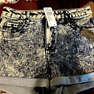 Delia’s nwt shorts